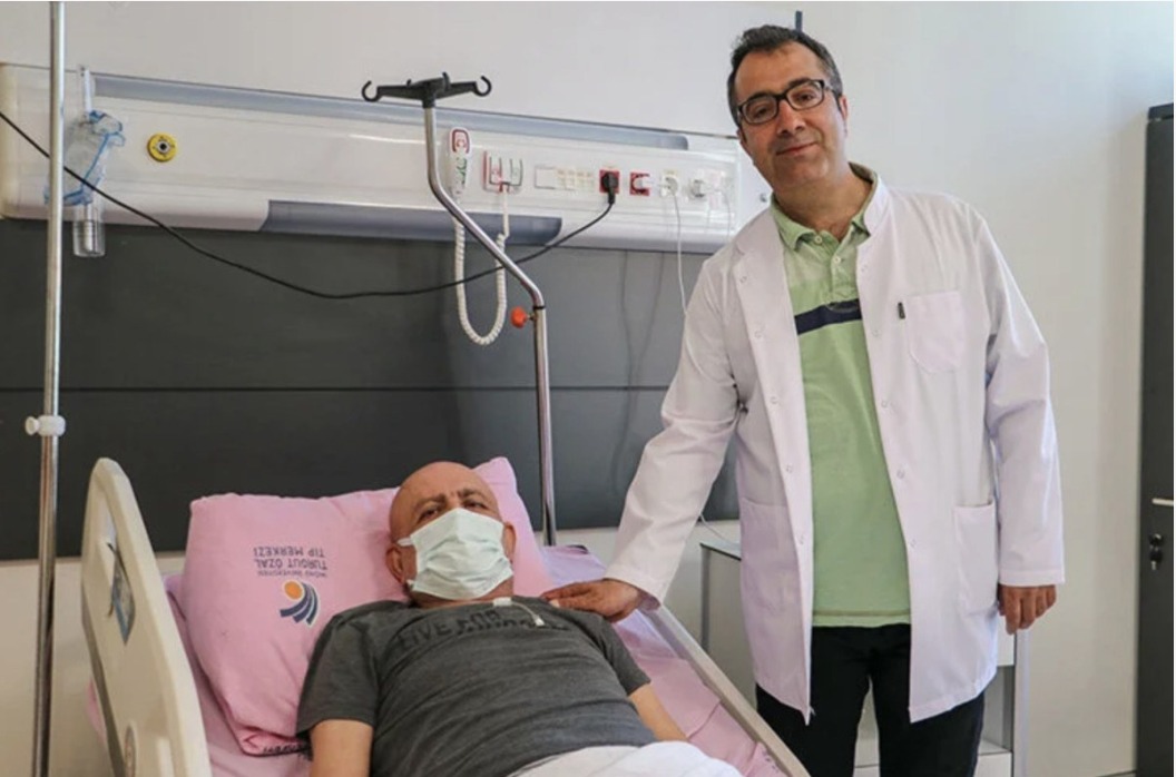 Deprem olunca ertelediği kemik iliği nakli bir ay sonra başarıyla gerçekleştirildi